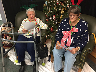 Christmas music and pet therapy for seniors
